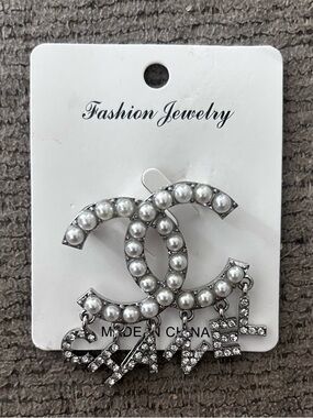 Pearl and Crystal Interlock Logo Brooch - White, NEW.